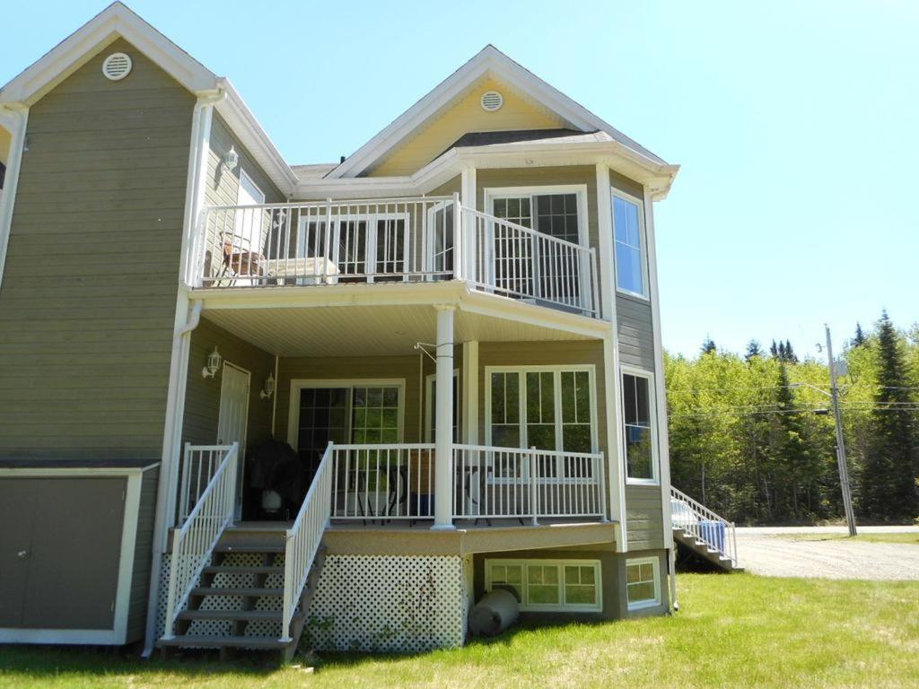 Condo Mont-Edouard LʼAnse-Saint-Jean Exterior foto